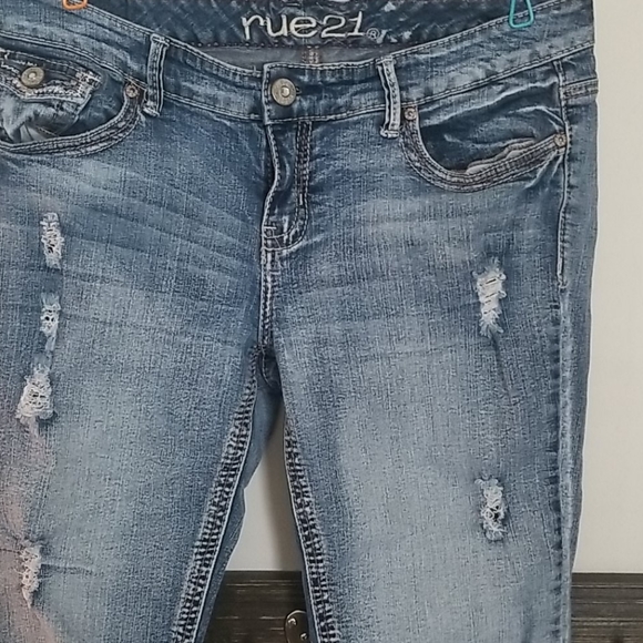 Jeans - Picture 2 of 4